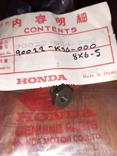 NOS HONDA CR 80 125 250 R 1984 - 1987 special manifold bolt 8x6.5 90022-KA3-740