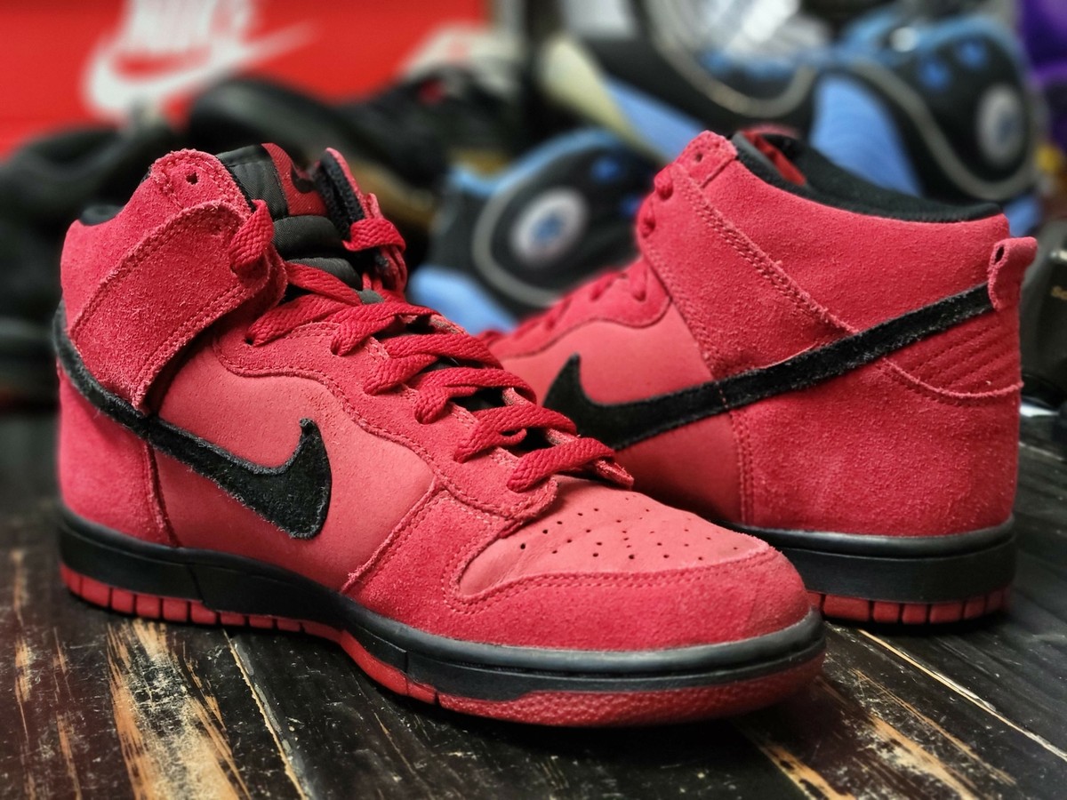 Pre-Owned 2016 Nike Dunk High Red Suede/Black 308319-602 Pre-Owned 2016 Nike Dunk High Red Suede/Black 308319-602
