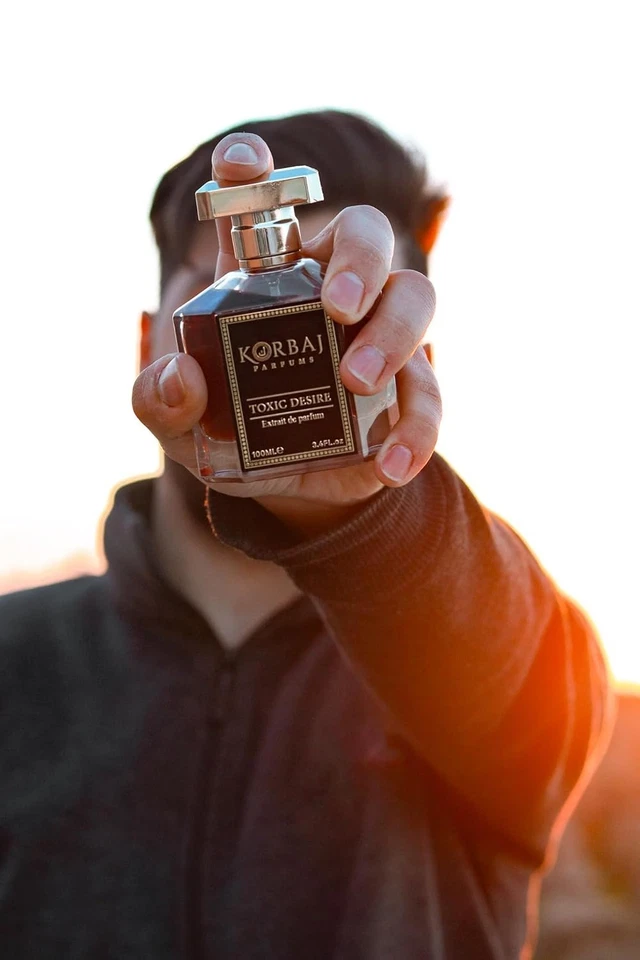 Toxic Desire - Perfume árabe para mujer y hombre, EDP 3,4 fl oz (paquete de 1) Foto 4 de 4