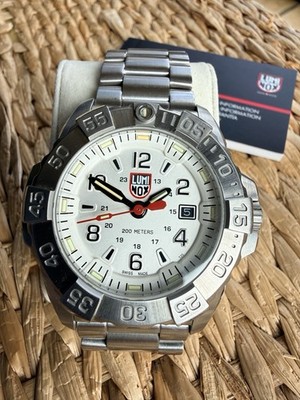 Luminox 3250 Navy SEAL Mens Watch Stainless Steel Swiss 200M Sapphire