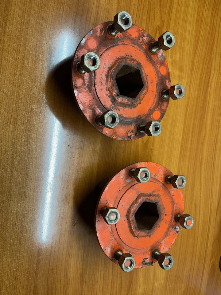 Kubota B7100HST 4x4 - Bujes traseros Foto 2 de 2