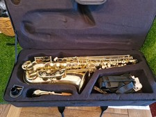 Alto Saxophone by Gear4music Gold. Fantastic condition.