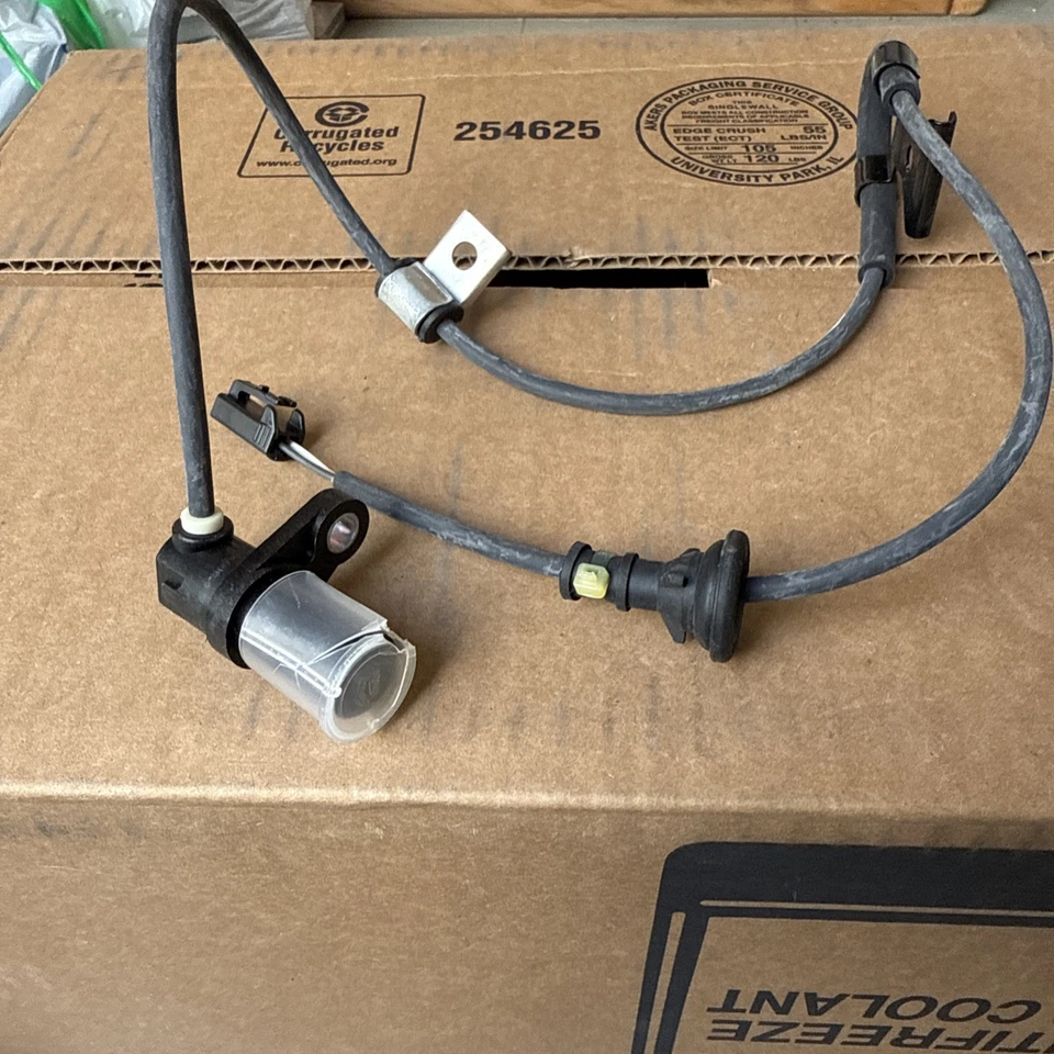 Sensor de velocidad ABS intermotor estándar del lado del conductor trasero para Lexus RX350 07-09 Foto 3 de 4