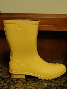 yellow ugg rain boots