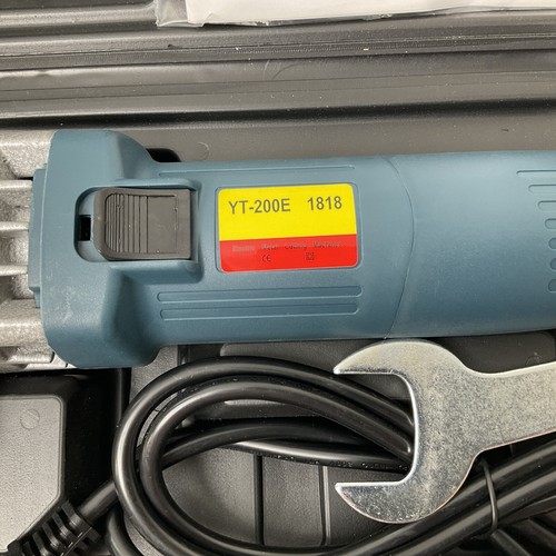 Metal Shearing Cutting Machine YT-200E 1818 In Case - TESTED - Picture 3 of 10