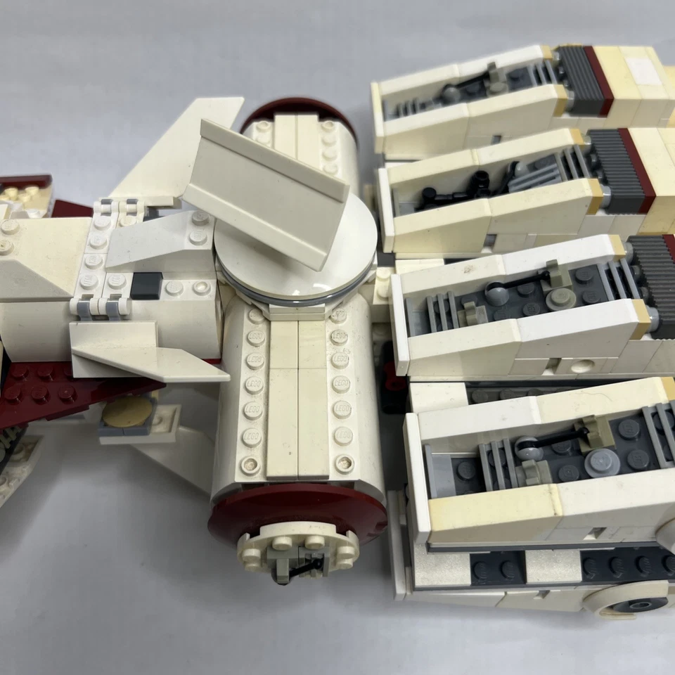 LEGO Star Wars Tantive IV (10198) - 99% в комплекте с руководствами без фигурок состаренные - Изображение 4 из 4