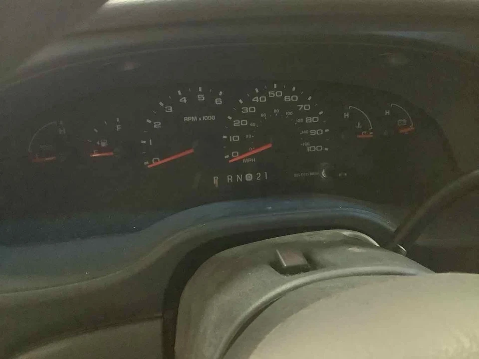 Used Front Left Door Assembly Front fits: 2008 Ford E250 VAN L. paddle type mirr Foto 2 de 4