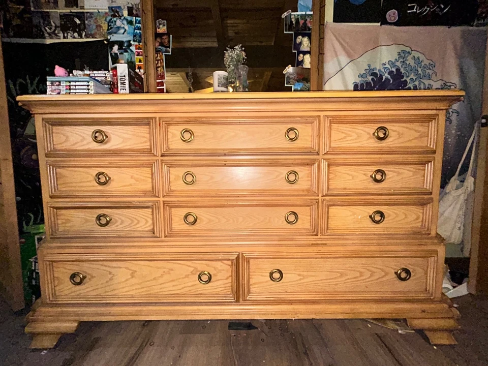 Used Queen Size Bedroom Set. Dresser, 2 Nightstands, Queen Bedframe, Boxspring - Image 2 of 4