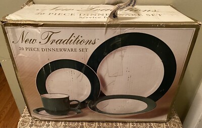 New Traditions 20 Piece Dinnerware Set