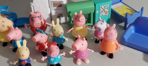 Peppa Pig Playset With Housing Accessories And Characters - Picture 4 of 9