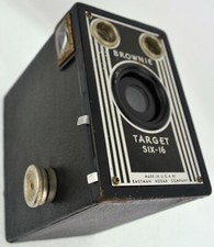 Antique BOX CAMERA - Art Deco KODAK Brownie Target SIX-16  CLEAN CLEAR GLASS 