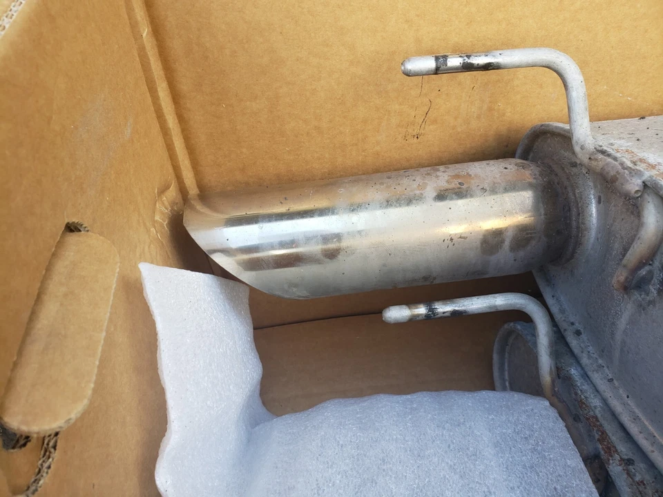 2008 SVT Ford Mustang GT500 Shelby Cobra OEM Mufflers 13,000 mile take offs - Image 2 of 4