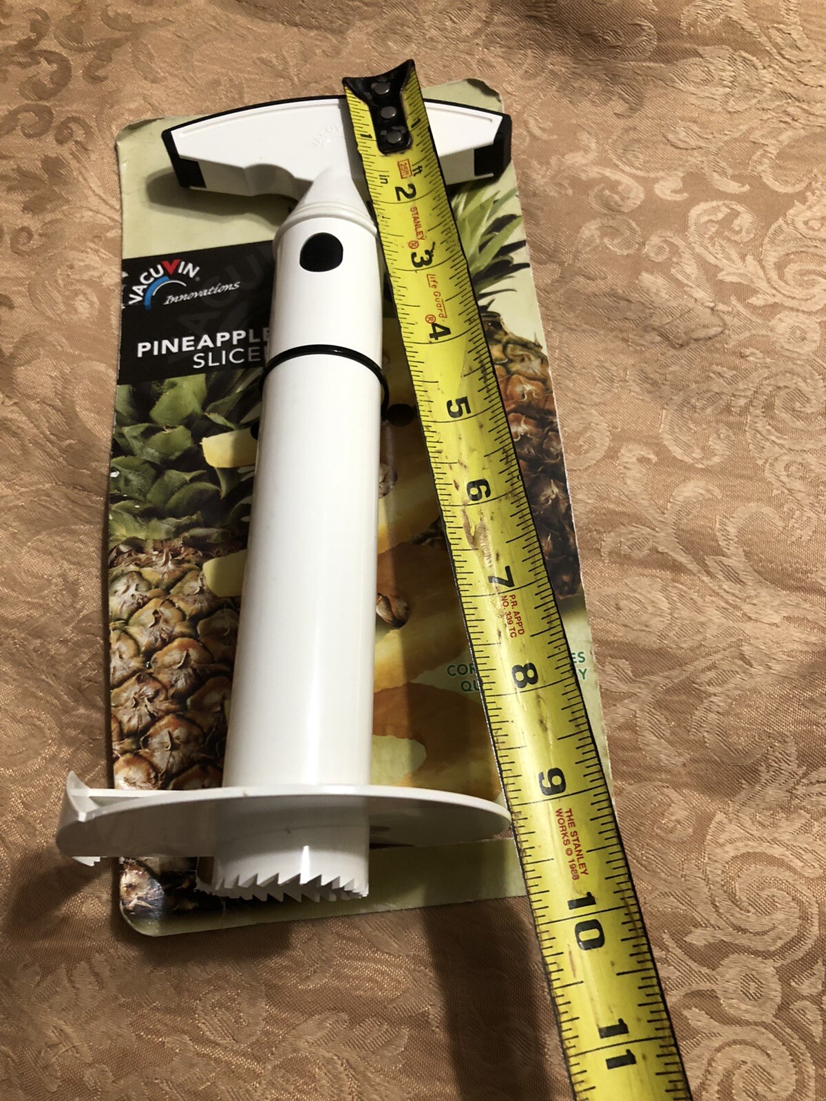 Vancuvin Innovations Pineapple Slicer Cores & Quick & Easy