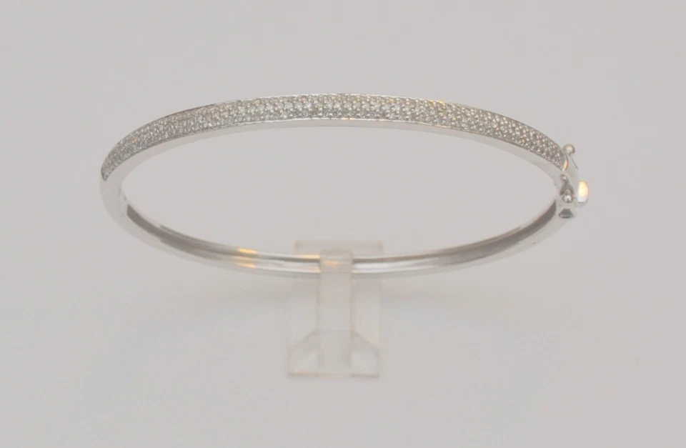 Diamond bangle bracelet 14k White Gold 0.98 Tcw round stones Size 60 x 52 mm B3 - Image 3 of 4