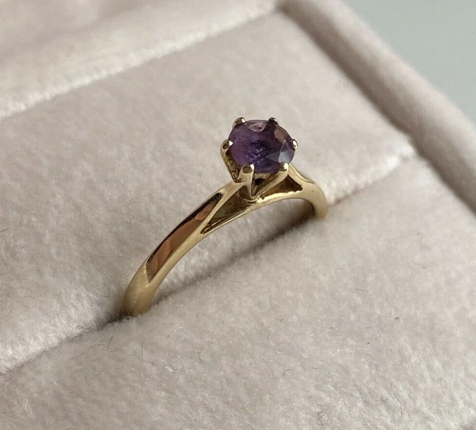 9ct Yellow Gold Vintage Style Amethyst Single Stone Ring Size N UK