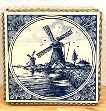VINTAGE DELFT BLAUU HANDPAINTED WINDMILL 6" X 6" TILE SILVER TONE 4 LEG FRAME