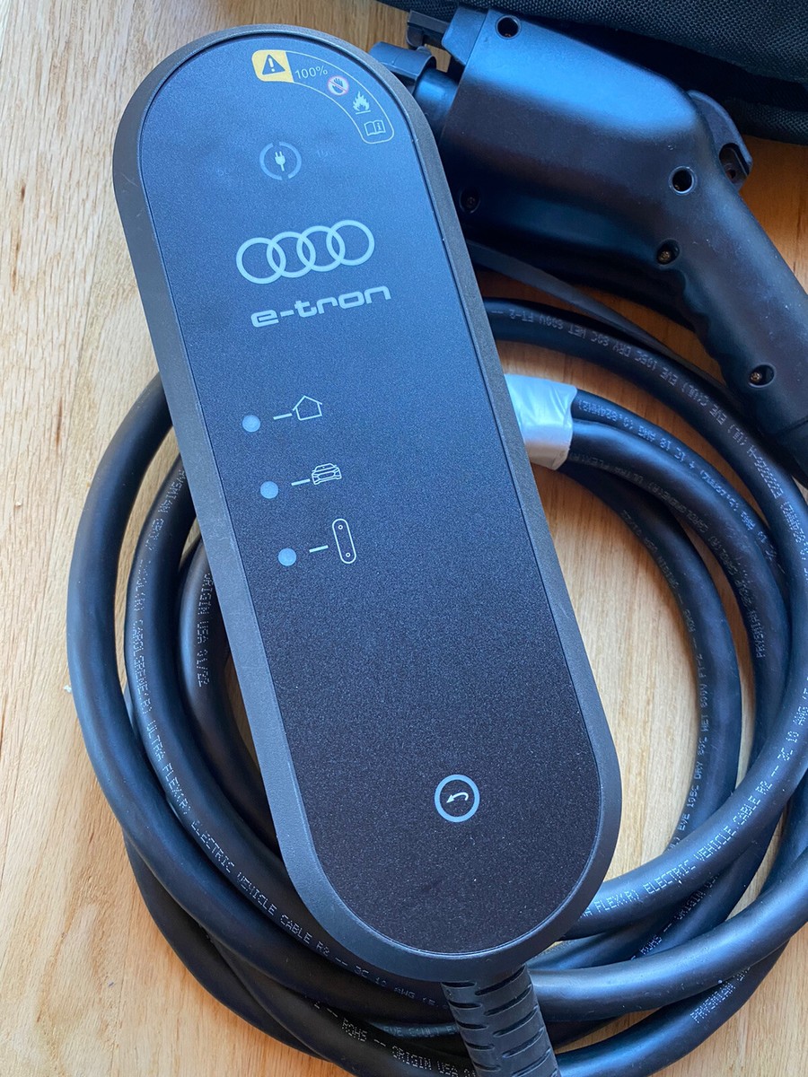 新品 Audi Universal Charger 8kW e-tron充電器 Audi Q8 e-tron Charger Kit EV Universal Charging station 9.6