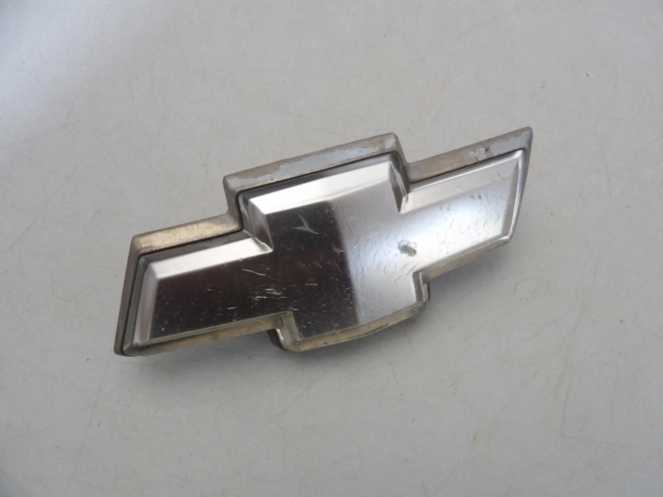 2005 2006 2007 2008 2009 - 2010 Chevrolet Cobalt front Grille Emblem OEM Foto 2 de 4