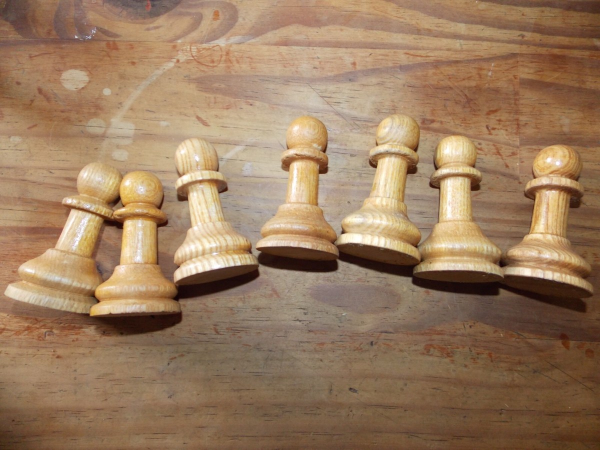 HERCHR Pièces Échecs Bois – 32 Pièces – Roi 5,5 Cm – Finition Soignée – Sac Et Échiquier Inclus