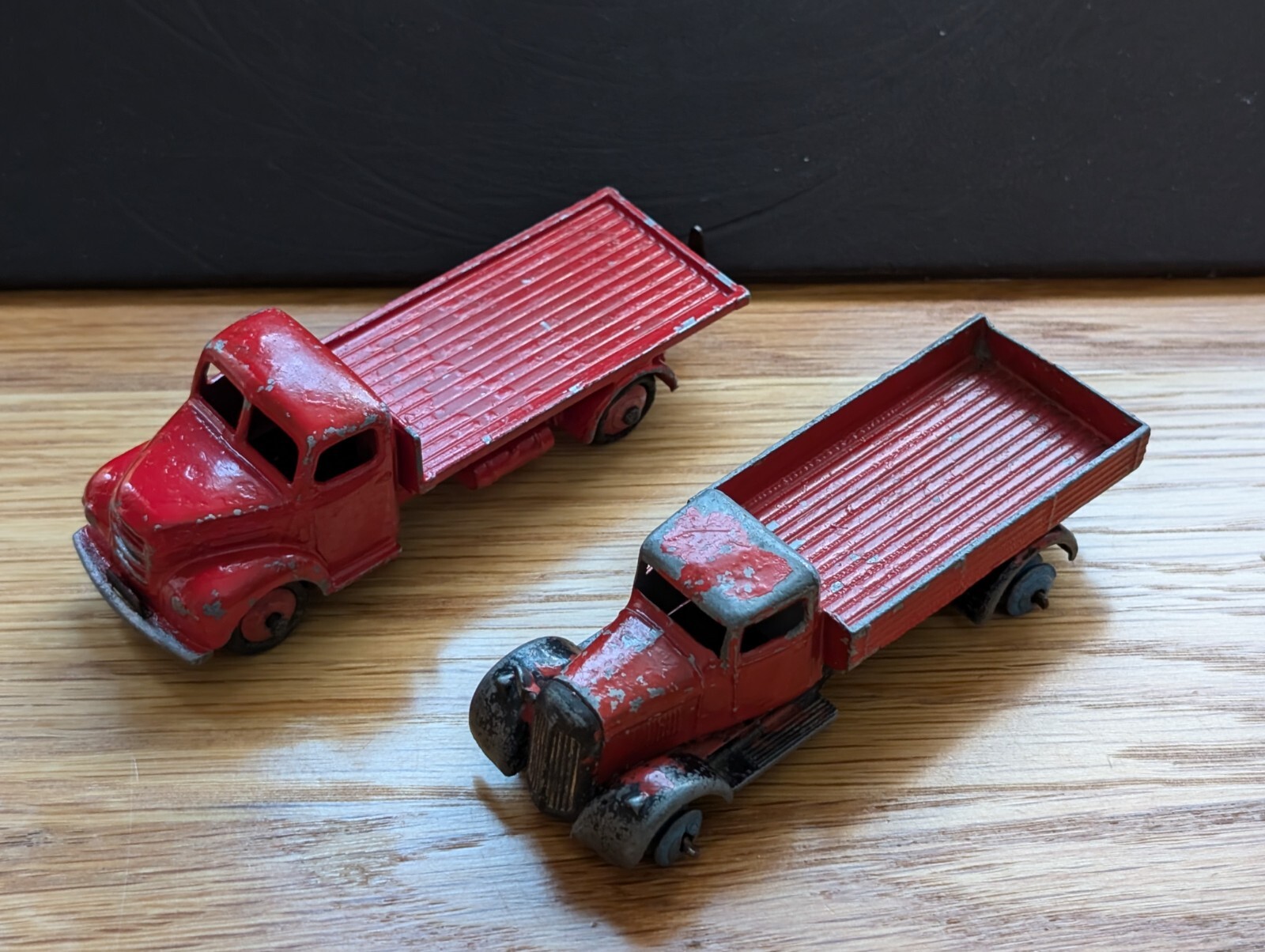 Dinky 25c, Flat Truck - Free Price Guide & Review
