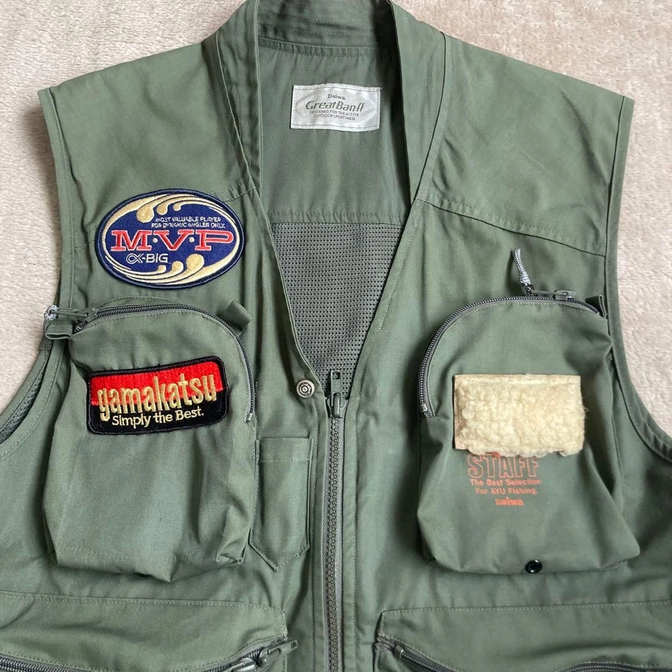 Рыболовный жилет Daiwa Great Banff с нашивками и аксессуарами, б/у - Изображение 2 из 4