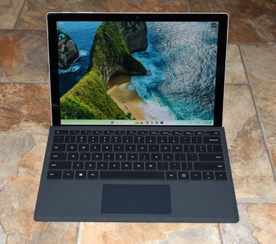 【新品】ワンピースカード プレミアムカードコレクション -ウタ- Microsoft Surface Pro 5 (2017)[Core i5 7300U 2.6GHz/RAM:8GB/SSD