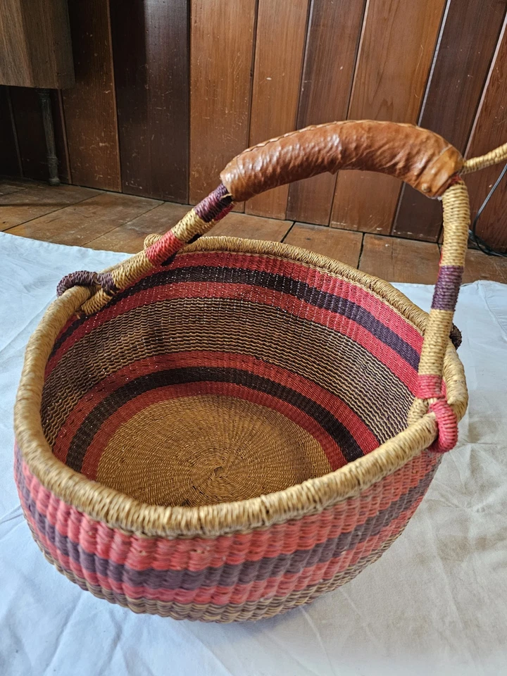 Cesta artesanal del mercado de Bolga africana, multicolor, 14" circunferencia ~9" de alto Foto 3 de 4
