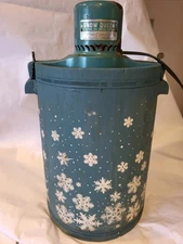 Rare RICHMOND CEDAR WORKS SNOW QUEEN ICE CREAM FREEZER.