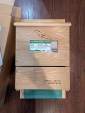 Songbird Essentials Triple Chamber Cedar Bat House 300 Cap. (OBC) - New Open Box