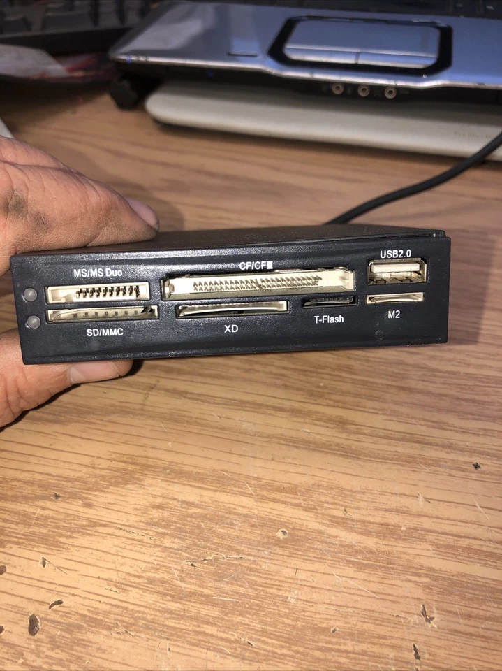 USB 3.5 Internal Bay Multi Card Reader ICA39A120104076 - Image 2 of 4