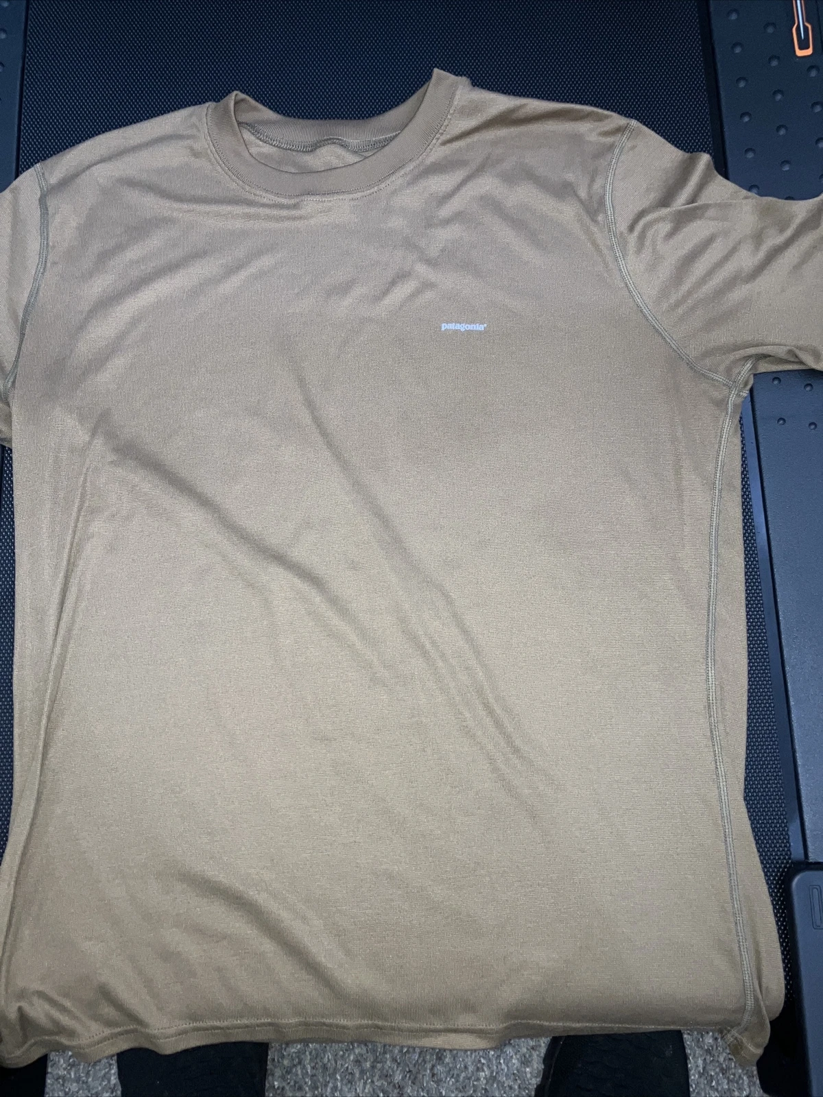 Patagonia Capilene T Shirt Mens XL Extra Large Tan Short Sleeve