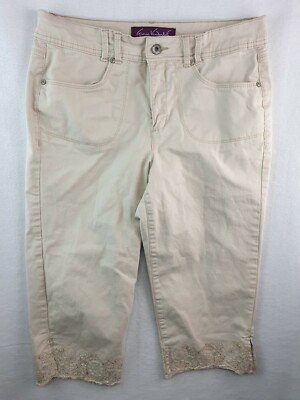 Gloria Vanderbilt Alexis Capri Pants Sz 8 Tan/Embroidered Flowers Foot Of Pants