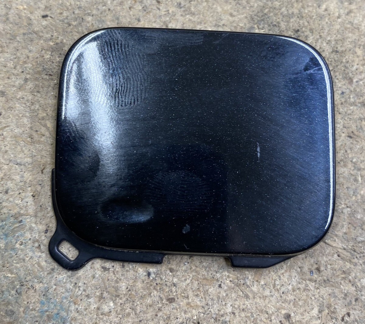 10969MM様obk36 2017-2019 Volvo XC90 Rear Bumper Tow Hook Cover OEM 31353391