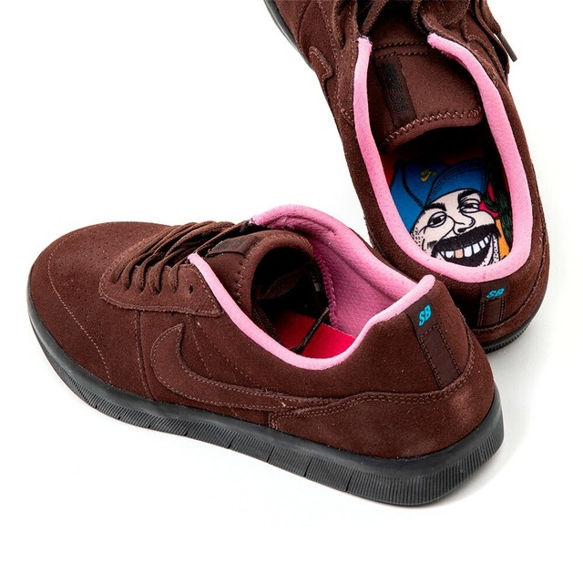 Size 9.5 - Nike SB Team Classic Premium 