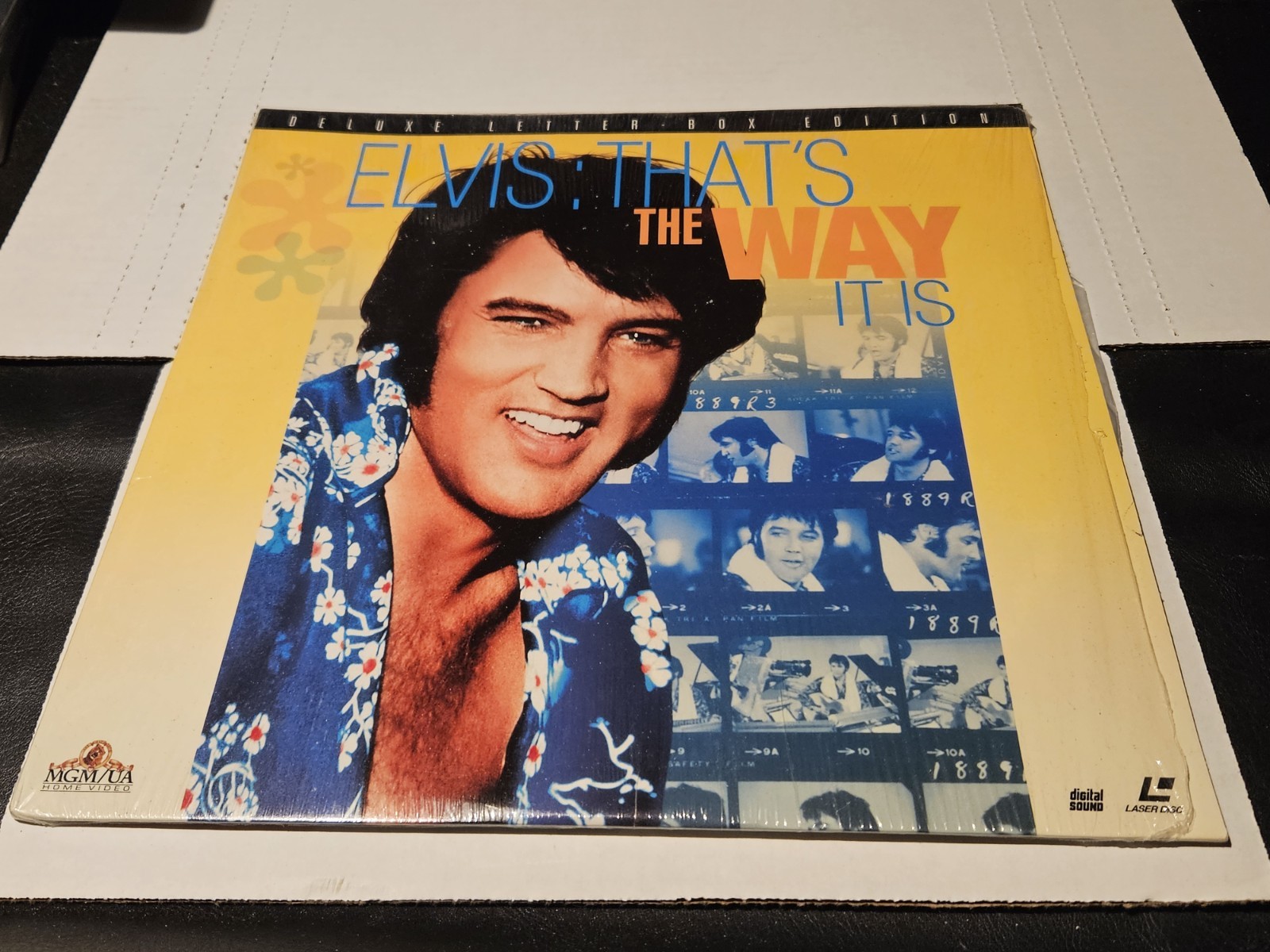 ELVIS THATS THE WAY IT IS DELUXE LETTER BOX EDITION LASER DISC