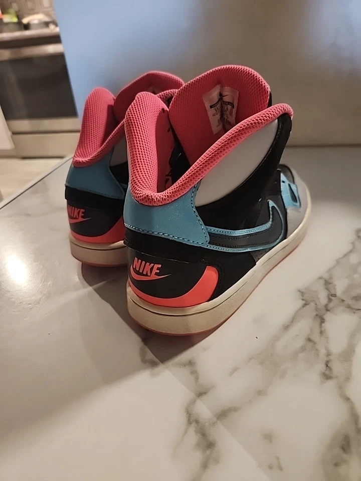 Nike Son of Force Mid (GS) Big Kids 616371-001. Negro/Lobo~Gris/Rosa. Talla: 5Y Foto 3 de 4