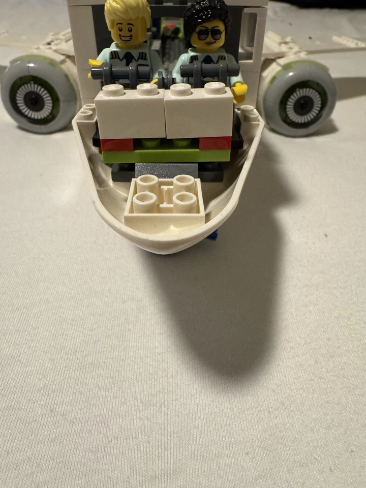 乐高乘客喷气套装座椅飞行员迷你公仔行李箱区和更多乐趣 — 第 3/4 张图片