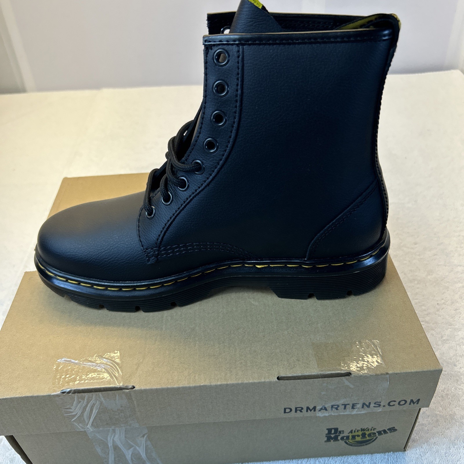 Dr. Martens Air Wair Leather Lace Up Combat Style Boots Sz 8 Women SZ 7 Men New