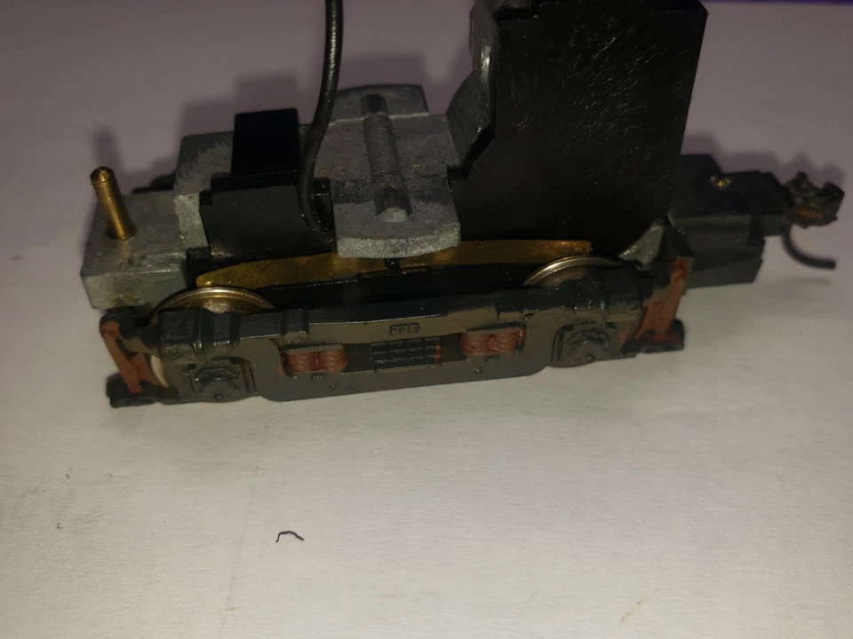 ROCO REAR DUMMY WIRED TRUCK HO Scale ROCO Alco FA Diesel Loco NO GEARS A OR B - Image 2 of 4