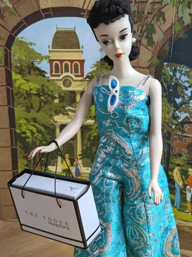 Brown Eye Shadow Brunette Vintage Barbie Ponytail #3 - NM IVORY & Deep Blue Eyes