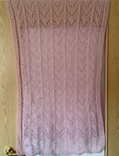 Gestrickte Stola mit Lochmuster 200x60cm  77%Alpaka 23%Seide