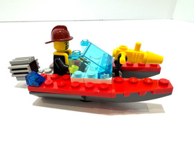 LEGO CITY: Fire Speedboat (30220) Complete Used