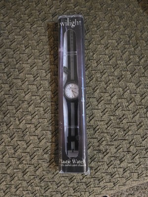 Twilight Saga - Plastic Watch With Metal Crest Charm - New In Original Packaging