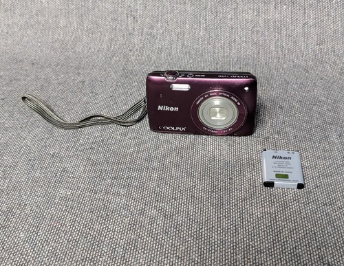 Appareil Photo Numérique Compact Nikon Coolpix S4300 16MP Touchscreen Blanc - Occasion En Très Bon état Avec Accessoires