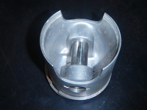 Snow max piston set #18883 NOS (some damage, see pictures) - Picture 3 of 4