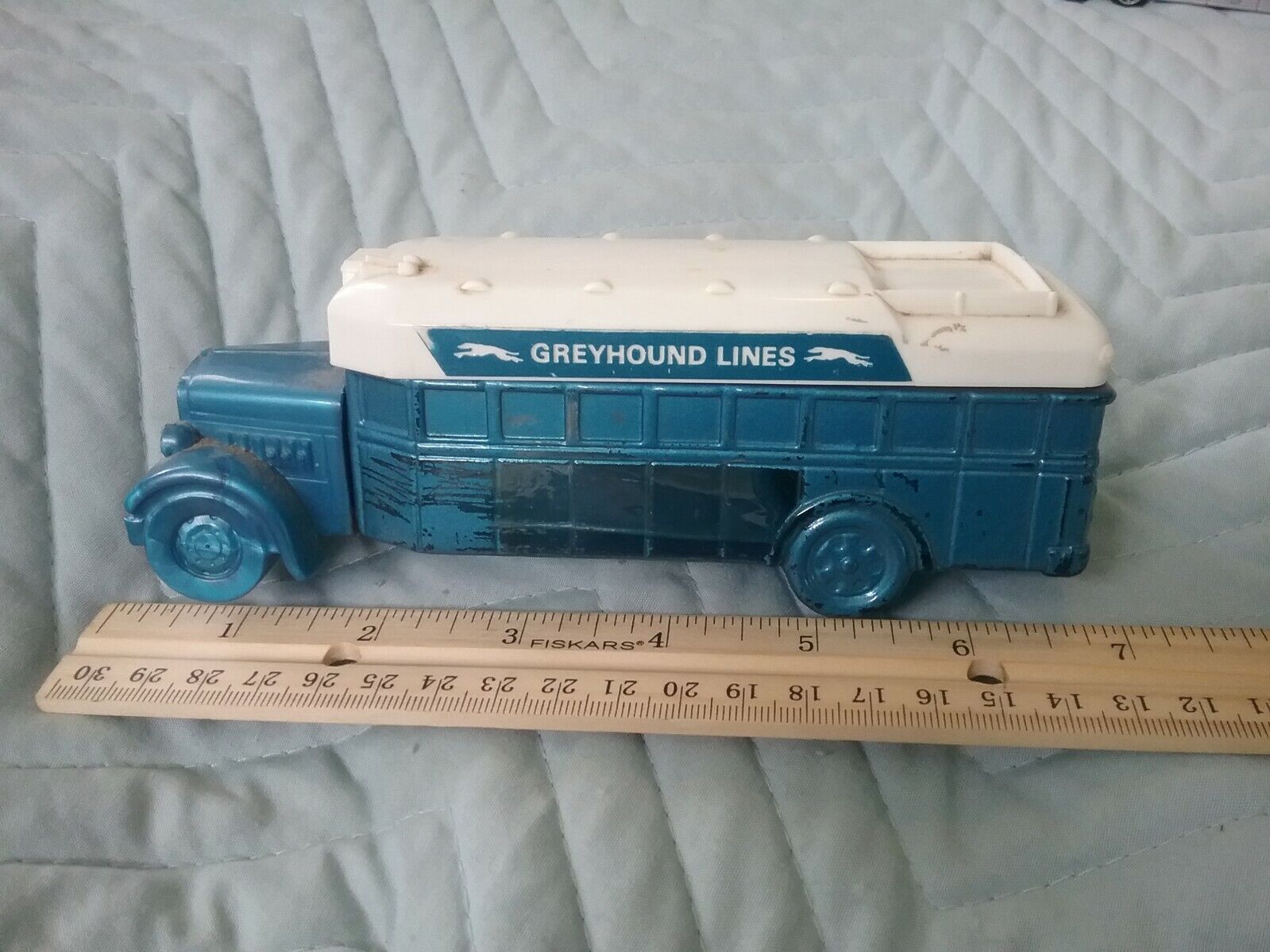 Vintage Avon 1931 -- '31 Greyhound Lines Bus-  After Shave Bottle . 5 Fl.Oz 