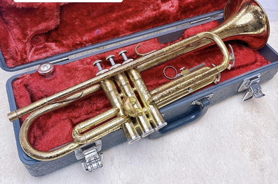 Yamaha YTR-2321 Bb Trumpet Standard Model Instruments with Hard 