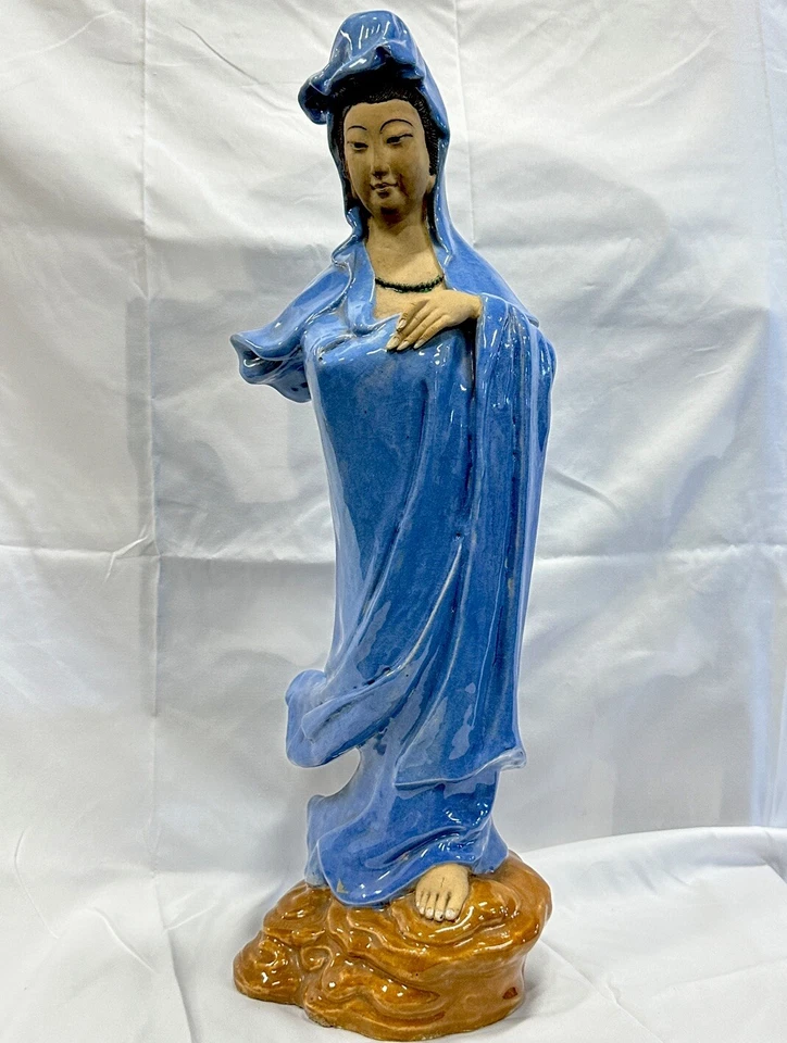 Antigua estatua china de Buda Kwan-Yin de porcelana 22,5 pulgadas Foto 2 de 4