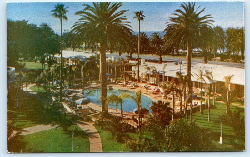 SANTA MONICA, CA California Roadside Turquoise Pool HOTEL MIRAMAR 1940s Postcard
