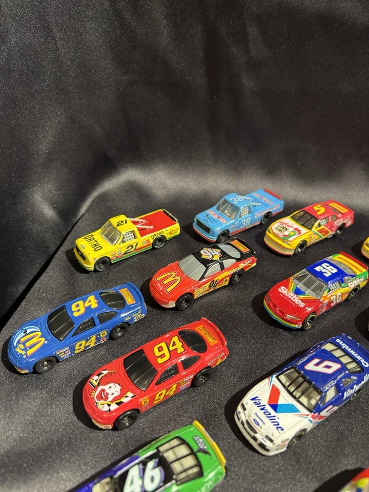 Lote De 19 Carreras Diecast De Colección, Campeones De Carreras NASCAR, Serie Camiones, Sin Marca Foto 3 de 4